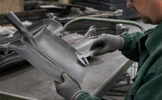 How to Choose the Right Steel Thickness for a Shovel Blade